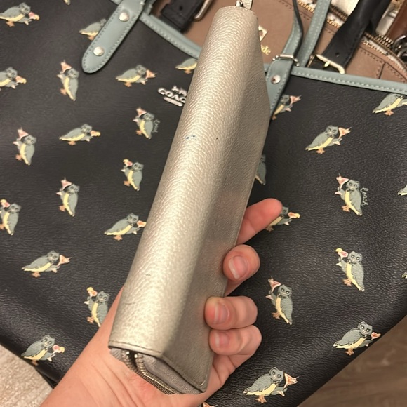 Kate Spade ♠️ Metallic Zipper Wallet - Picture 8 of 8